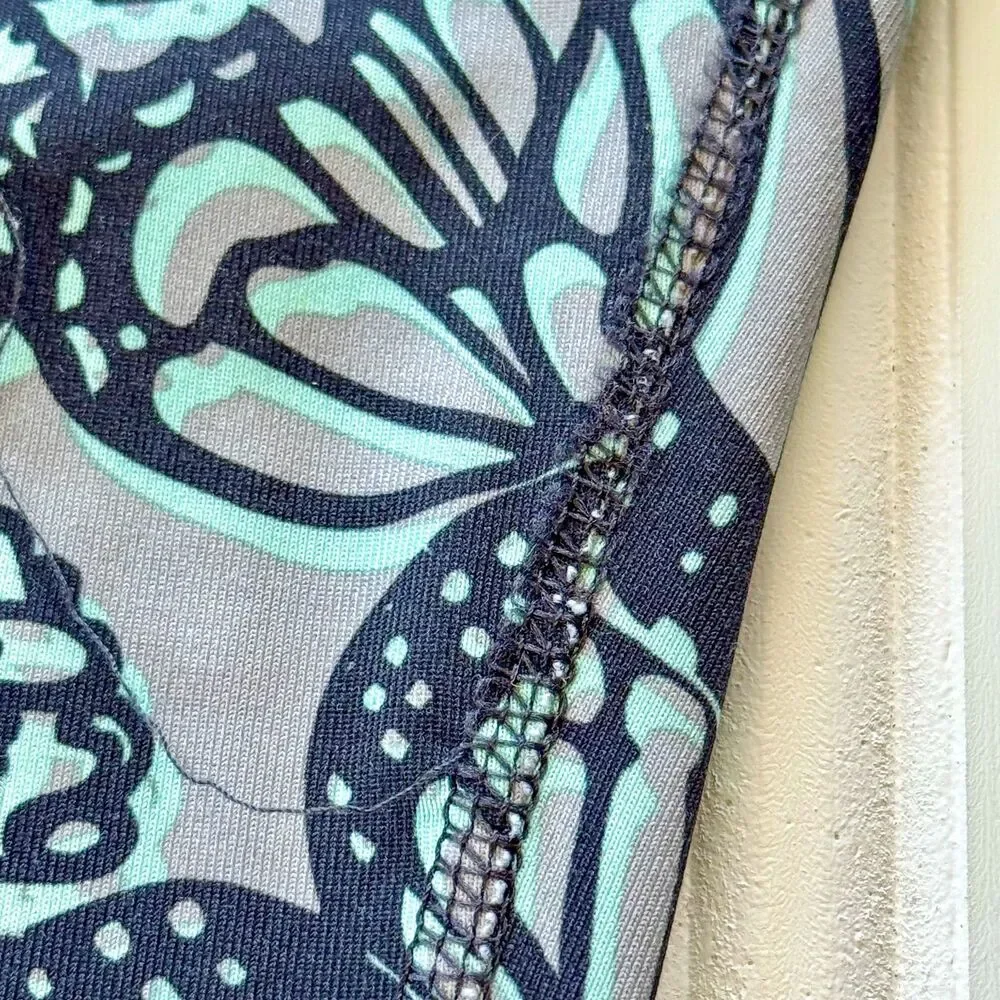 Danskin Butterfly Print Athletic Workout Fitted Leggings with adjustable waist - Picture 5 of 6